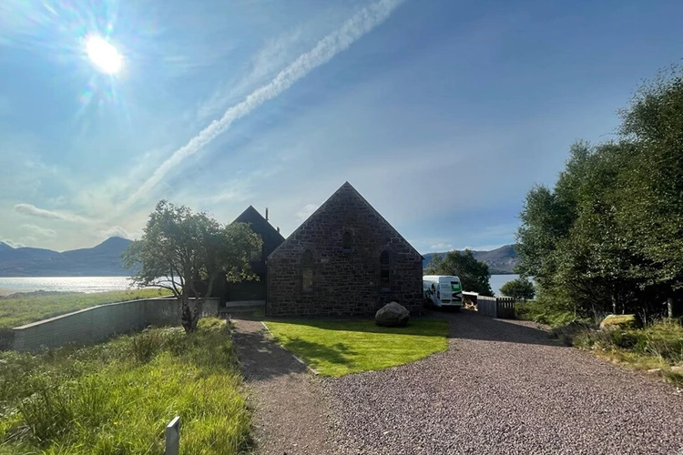 Let Solar Power Brighten Your Scottish Home: The Benefits of Solar PV and Battery Storage